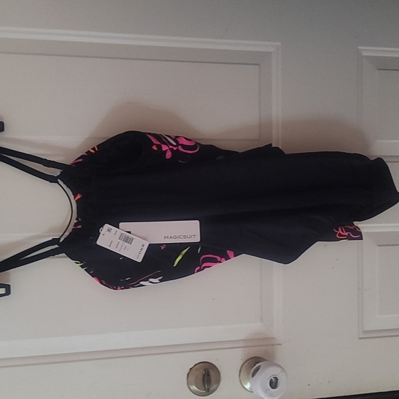 MAGICSUIT TROPICAL PRINT ONE-PIECE SWIMSUIT: BLACK: NWT: SIZE 16 - Picture 4 of 10